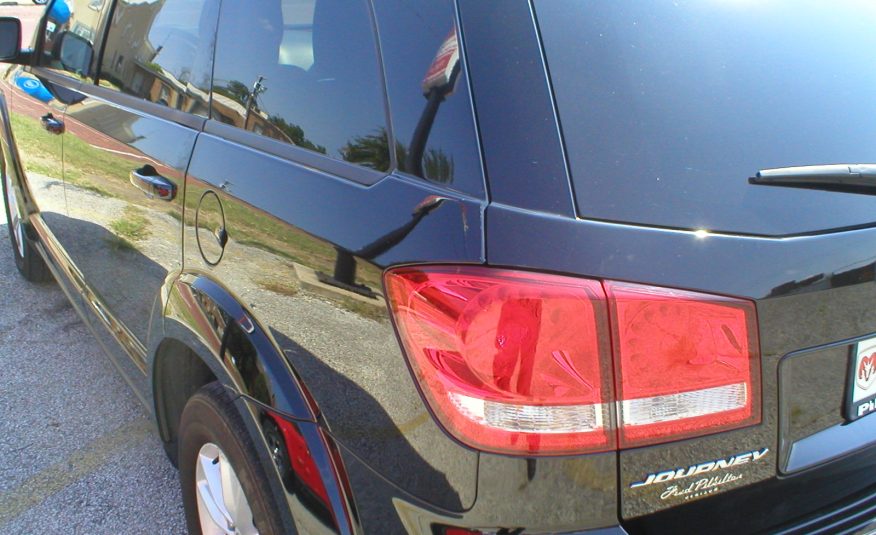 2015 Dodge Journey SXT 4-Door Crossover Black - Fred Pilkilton Motors - Denison Texas