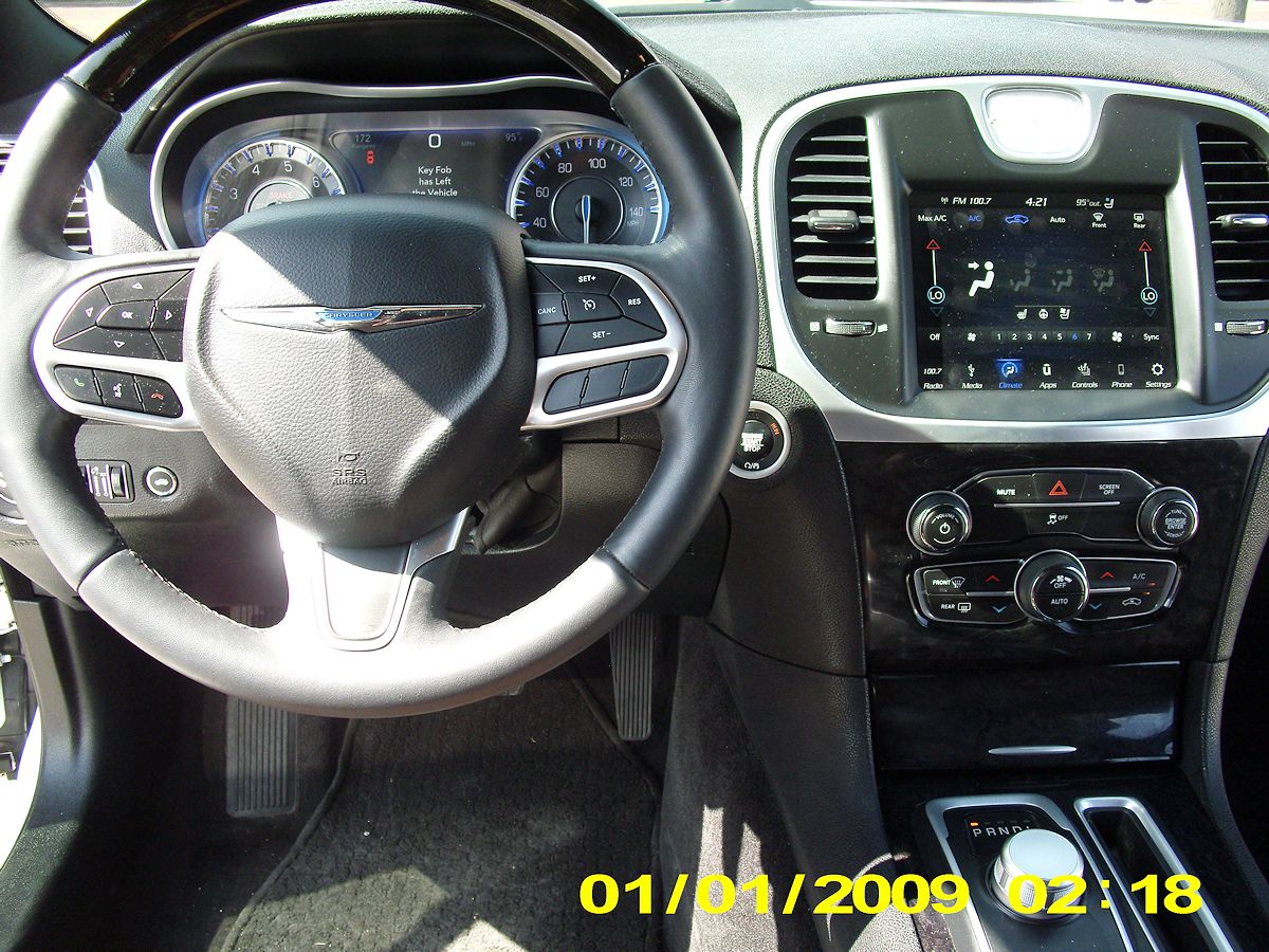 2018 Chrysler 300 Limited White - Fred Pilkilton Motors - Denison Texas