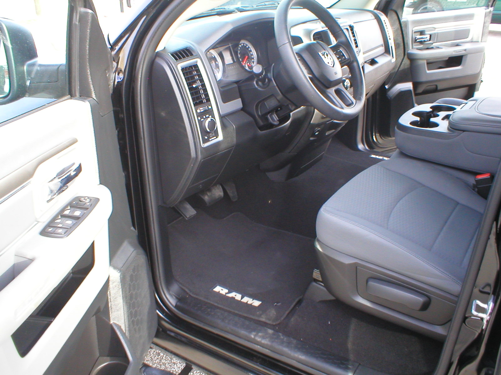 2014 Dodge Ram 1500 Quad Cab SLT 4-Door Black - Fred Pilkilton Motors - Denison Texas