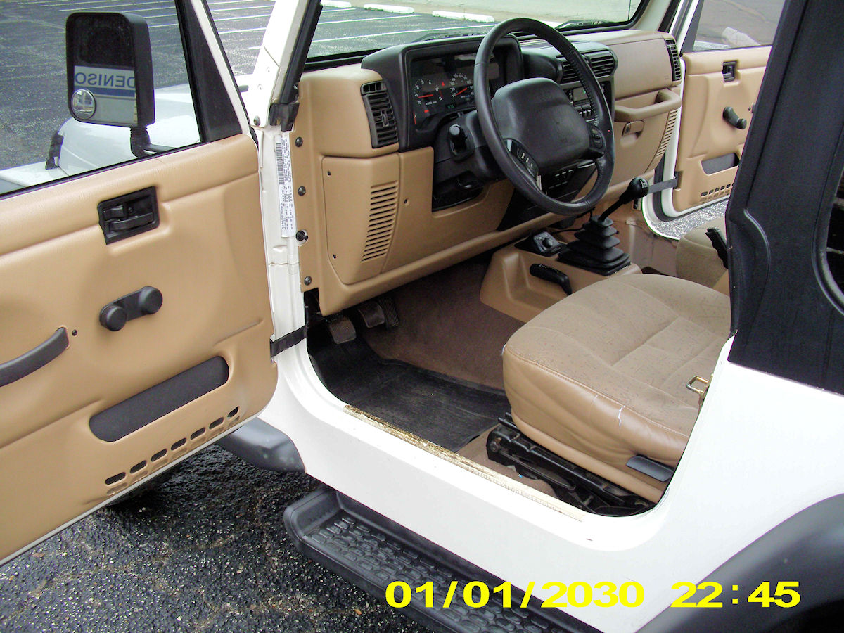 2001 Jeep Wrangler Sport 4.0 4X4 2 Door TJ - Fred Pilkilton Motors - Denison Texas