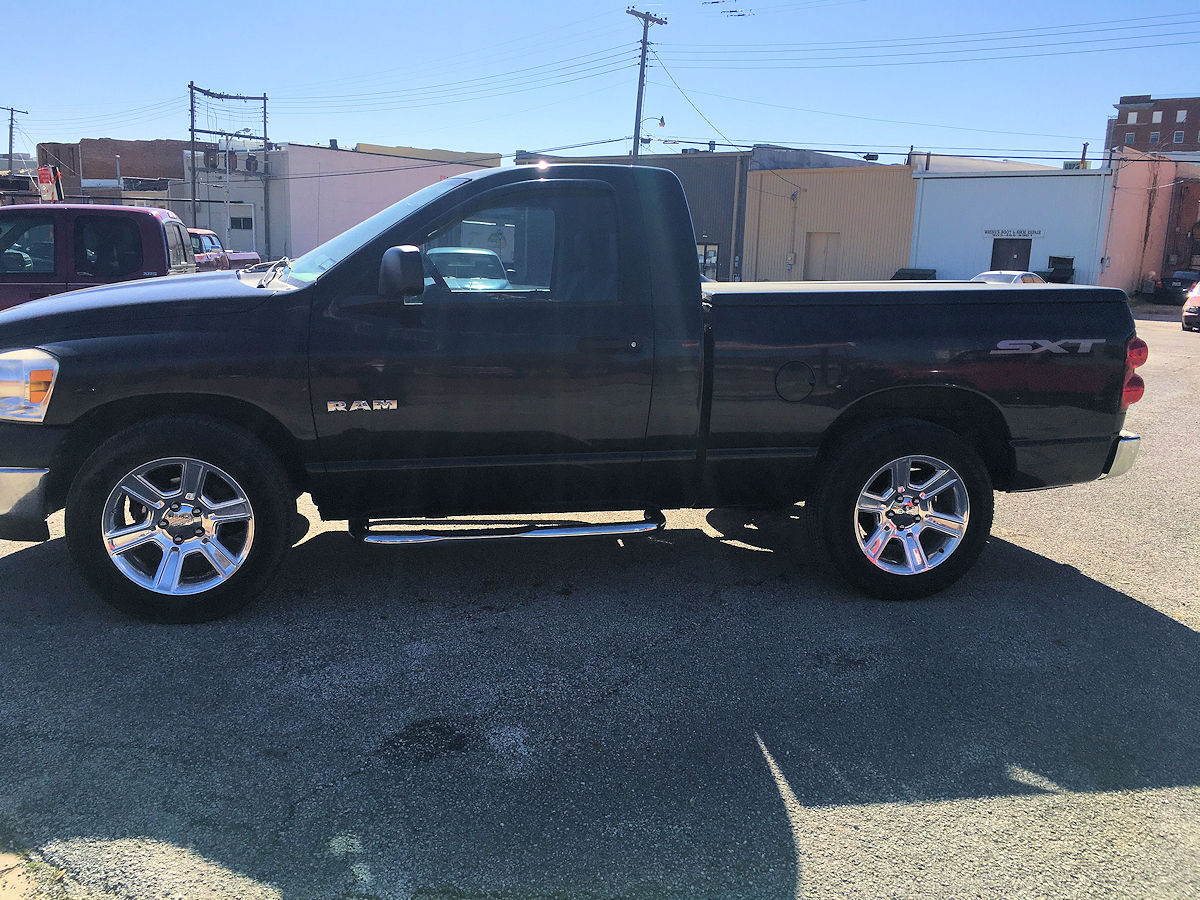 2008 Dodge Ram 1500 SXT Black - Fred Pilkilton Motors in Denison, Texas