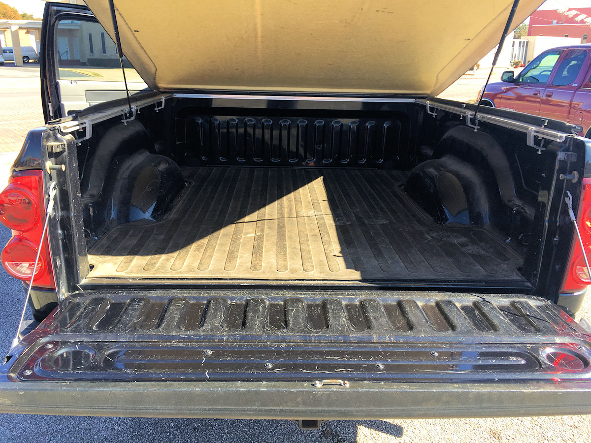 2008 Dodge Ram 1500 SXT Black - Fred Pilkilton Motors in Denison, Texas