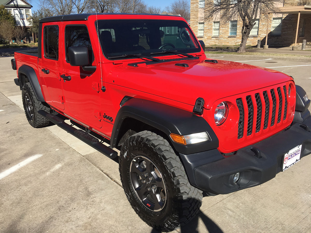 2020 Jeep Gladiator GT Crew Cab Pickup 4X4 Firecraker Red - Fred Pilkilton Motors in Denison Texas