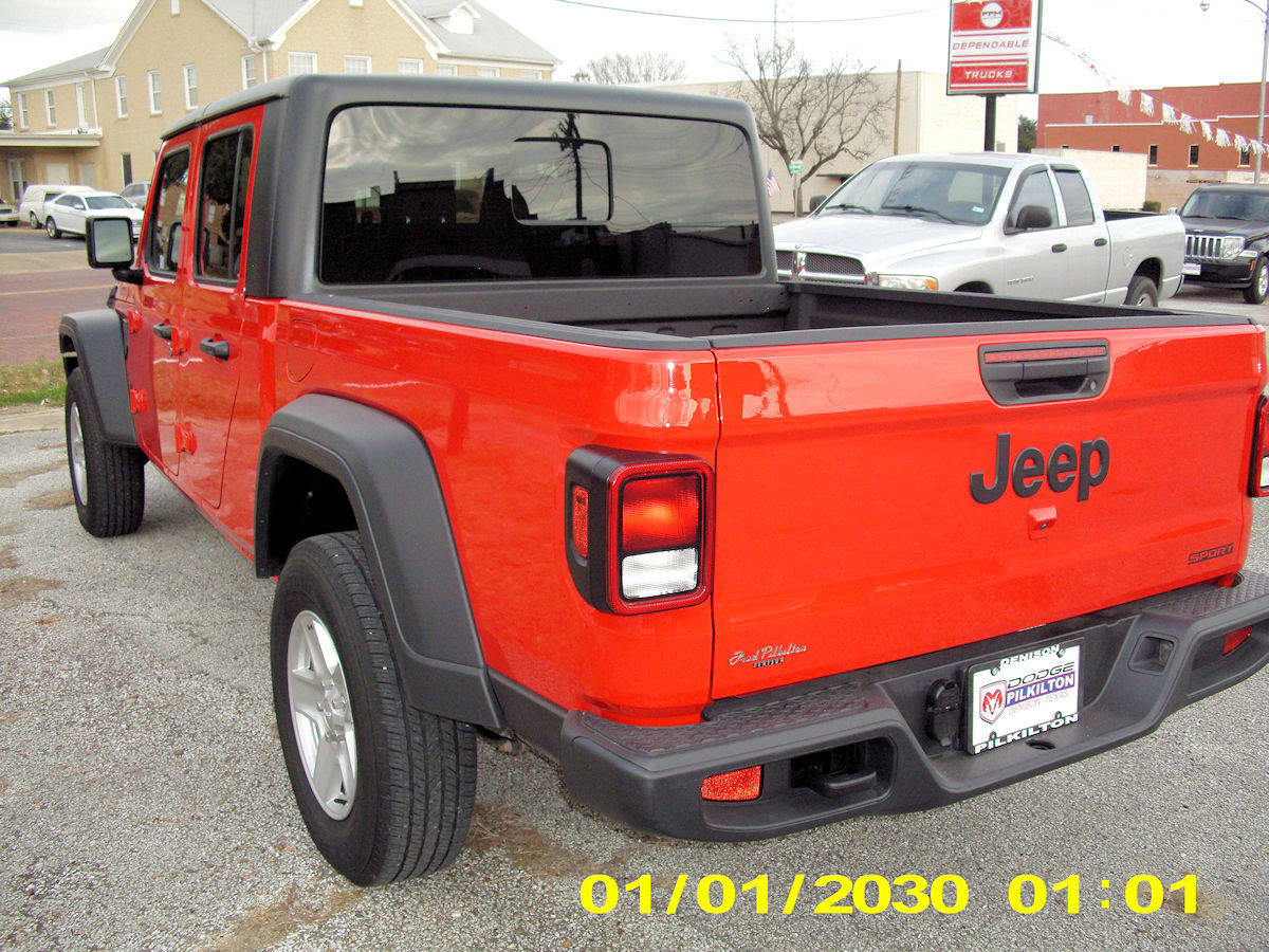 2020 Jeep Gladiator Sport S Crew Cab Pickup 4X4 - Fred Pilkilton Motors – Denison TX
