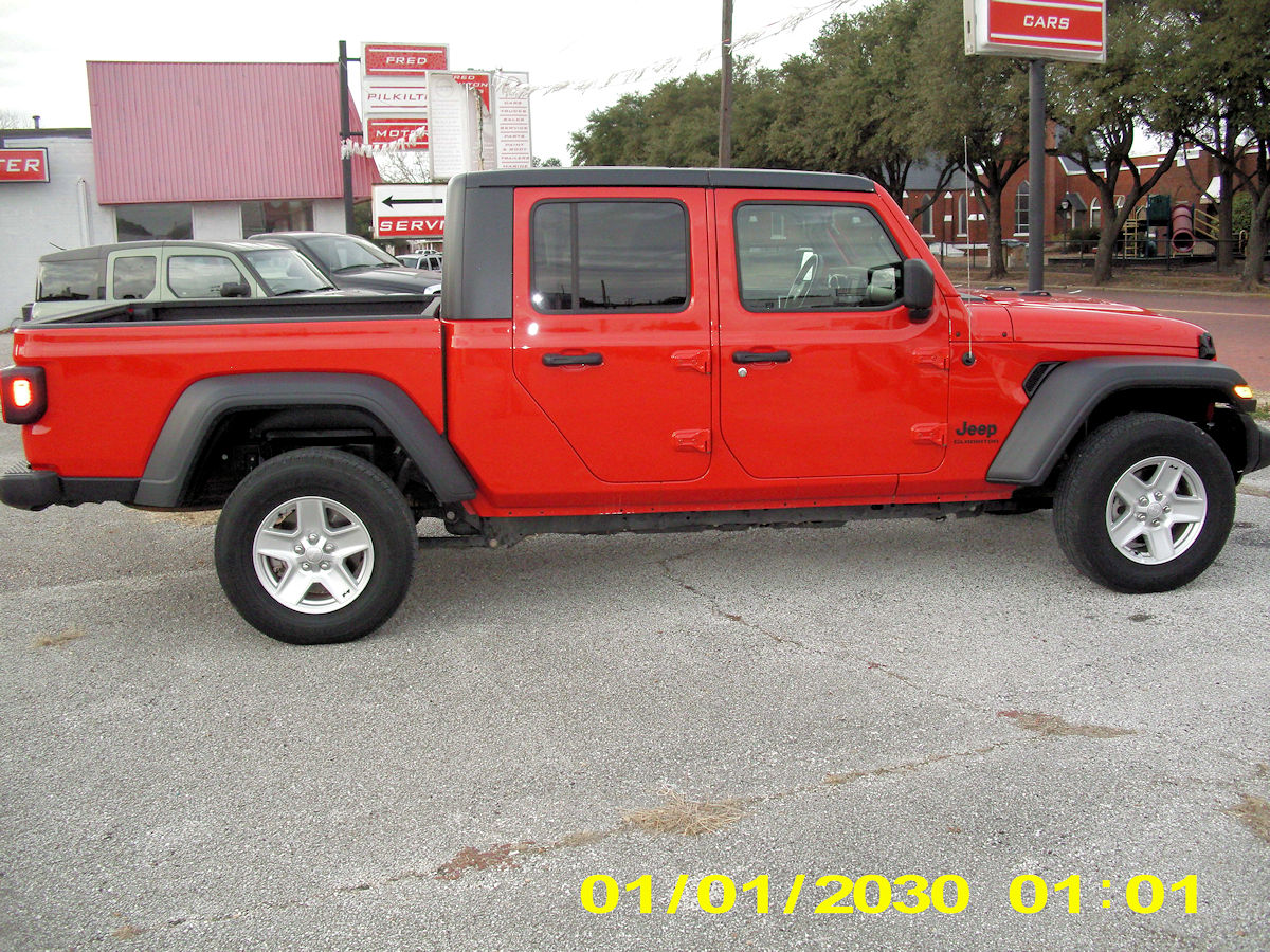 2020 Jeep Gladiator Sport S Crew Cab Pickup 4X4 - Fred Pilkilton Motors – Denison TX