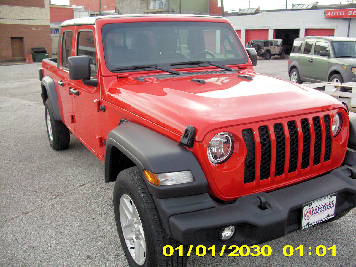2020 Jeep Gladiator Sport S Crew Cab Pickup 4X4 - Fred Pilkilton Motors – Denison TX