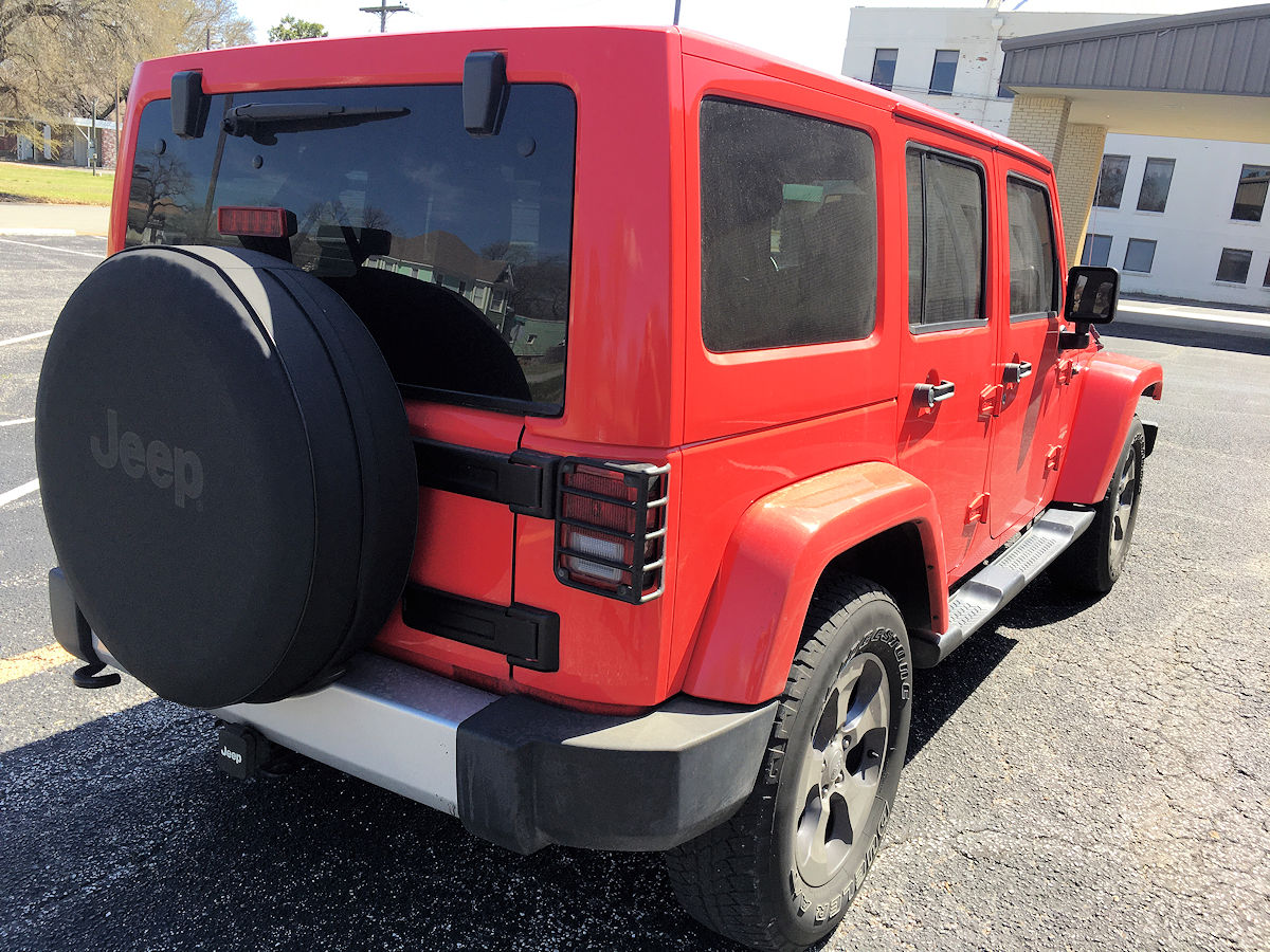 2013 Jeep Wrangler Unlimited Sahara 4 Door 4X4 - Fred Pilkilton Motors in Denison Texas