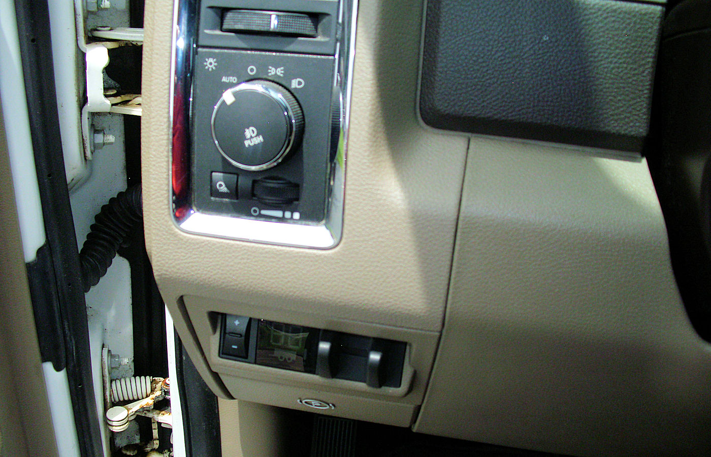 2012 Dodge Ram 1500 Crew Cab Laramie 4X2 - Fred Pilkilton Motors in Denison Texas