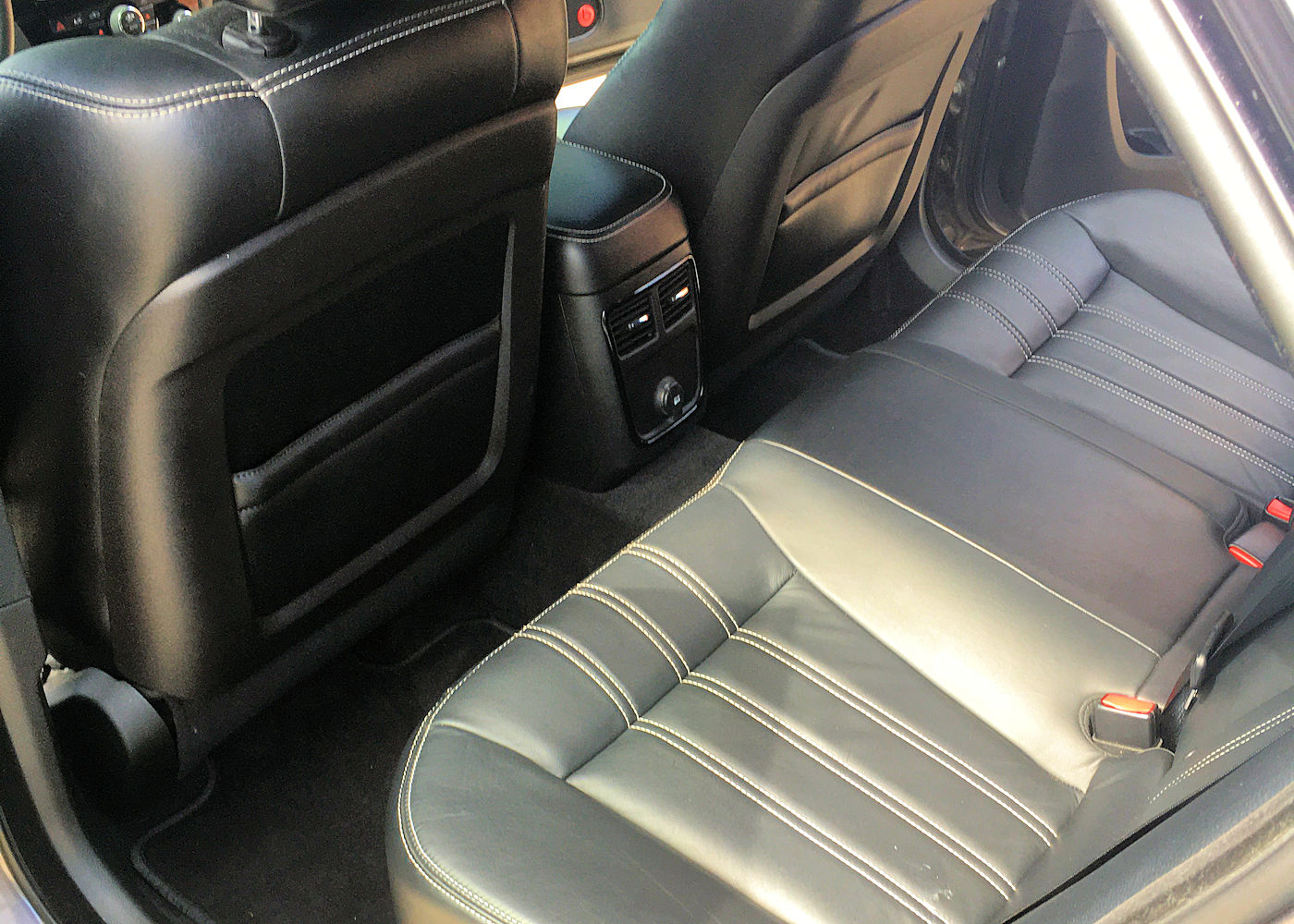 2014 Chrysler 300 S 4-Door Sedan Granite Crystal - Fred Pilkilton Motors in Denison Texas