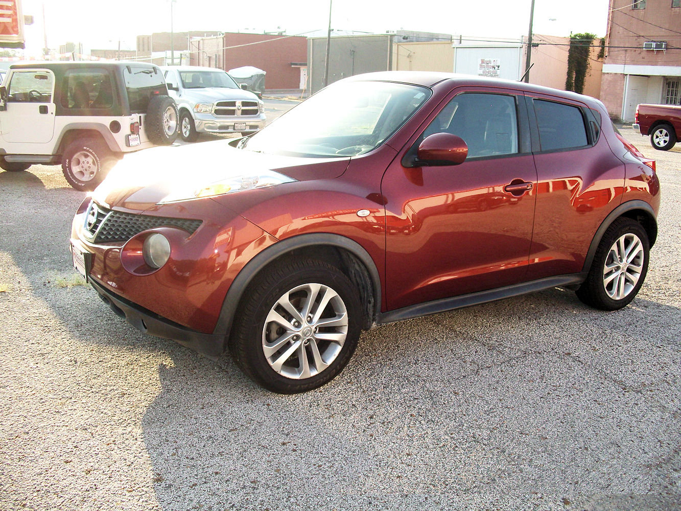 2012 Nissan Juke SL AWD Maroon - Fred Pilkilton Motors - Denison Texas